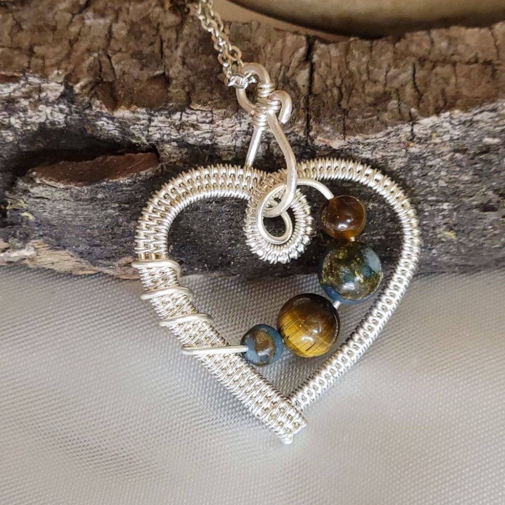 Love Me Knot Necklace